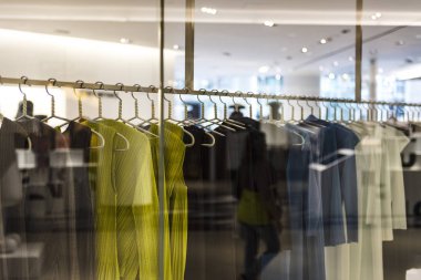 Moda giyim mağazasında