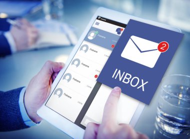 Dijital tablet holding işadamı eller