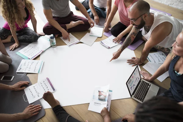 Diversità Persone che fanno esercizio — Foto Stock