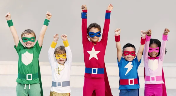 Çocuk süper kahraman kostümleri — Stok fotoğraf