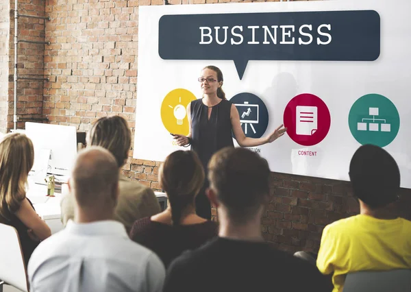 Empresários em conferência — Fotografia de Stock