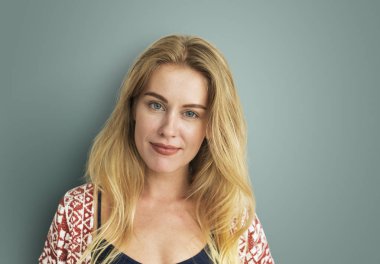 stüdyoda Kafkas kadın