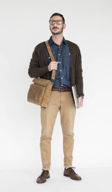 ciddi sakallı işadamı 