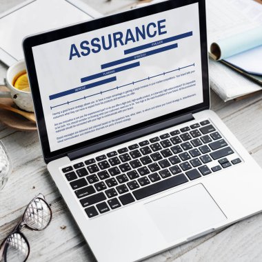 Tablo açılan laptop