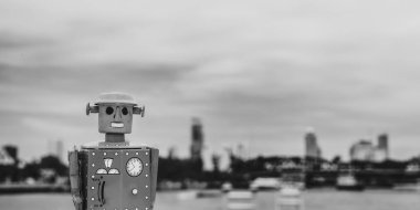 Retro teneke robot oyuncak