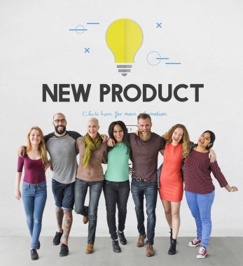 Duvara yakın duran insanlar  