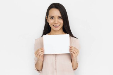 Asyalı kadın holding tasarlamak