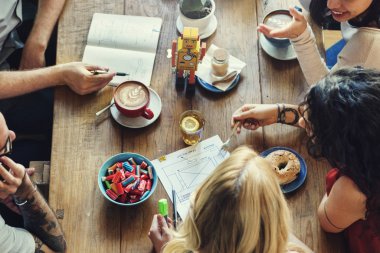 projede çalışan iş adamları 