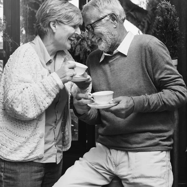 Senior Couple drinking tea — Stock Photo, Image