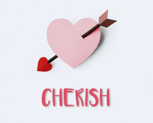 Paper heart with arrow — Stock Photo, Image