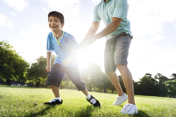 Family spending time together — Stock Photo, Image