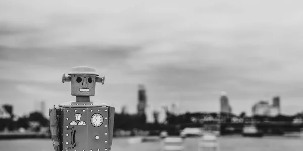 Retro teneke robot oyuncak — Stok fotoğraf