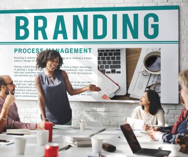 Toplantı odasındaki iş adamları