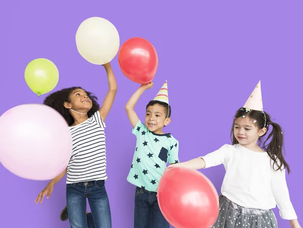 小孩子们庆祝节日 — 图库照片