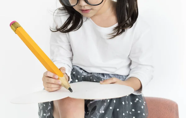 Meisje poseren in studio — Stockfoto