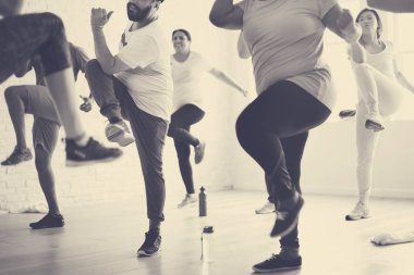 Grup egzersiz sınıfındaki