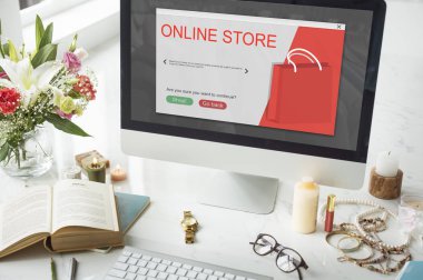 bilgisayar monitöründe güzel çalışma alanı tablosu