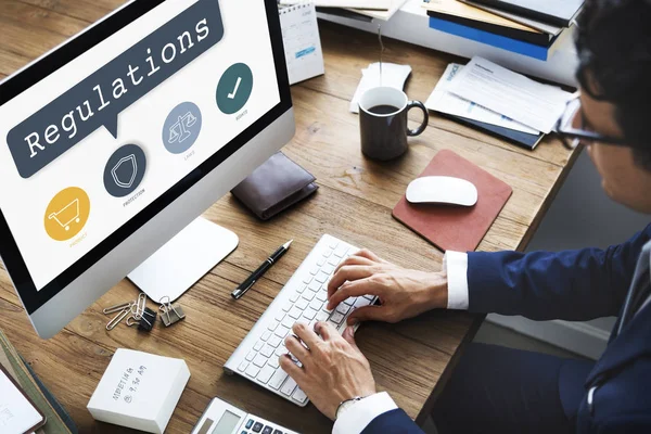 Businessman working with computer — Stock Photo, Image