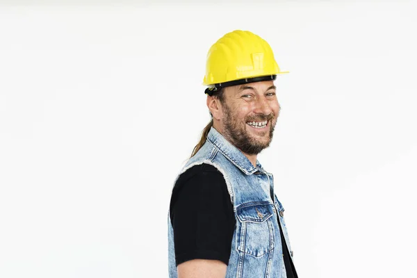 Tipo barbudo usando un sombrero duro — Foto de Stock