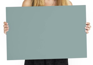 Boş reklam tutan kadın