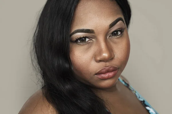 Afro-américaine femme dans le studio — Photo