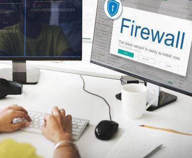 İnsan bilgisayar kullanarak 