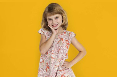 Stüdyoda neşeli kız