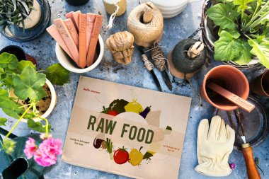 bahçe araçları ve bitkiler