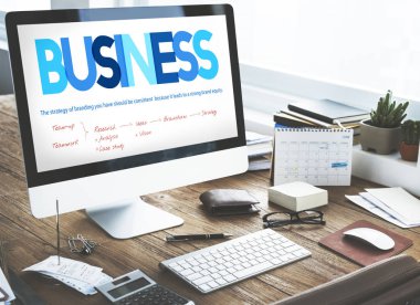 bilgisayarla çalışma iş adamı