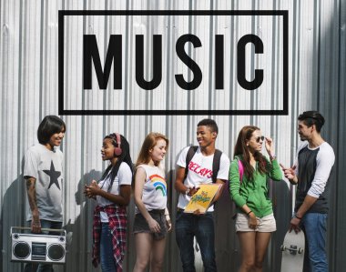 şık mutlu gençler