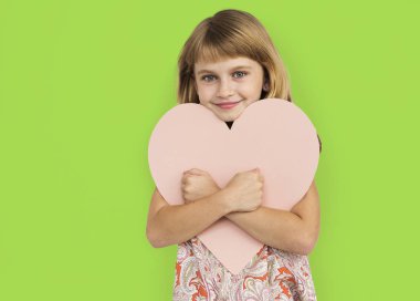 Stüdyoda kalp tutan kız