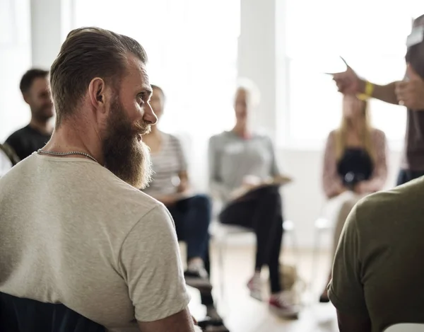 Pessoas na reunião em exercício — Fotografia de Stock