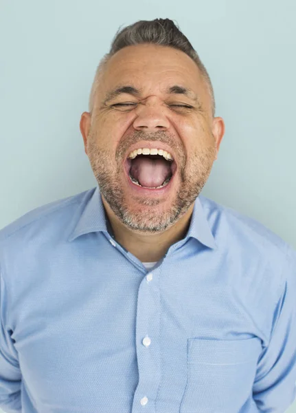 Homem Rindo no estúdio — Fotografia de Stock