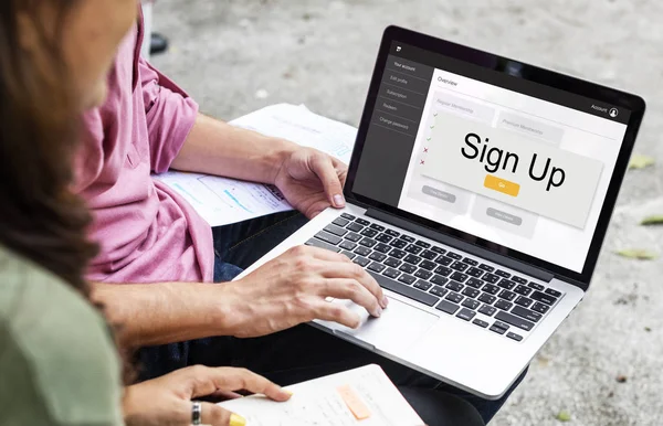 Student working on laptop — Stock Photo, Image