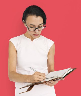 not defterinde yazılı iş kadını