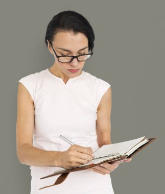 not defterinde yazılı iş kadını