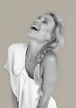 Kavram gülümseyen kadın