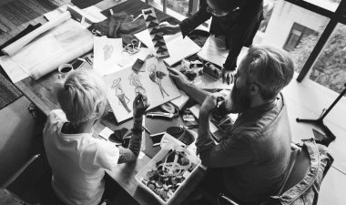 Yaratıcı moda tasarımcıları