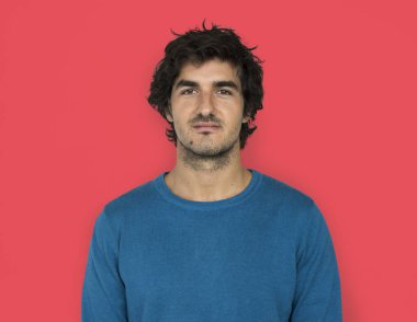 ciddi yakışıklı adam yüzü