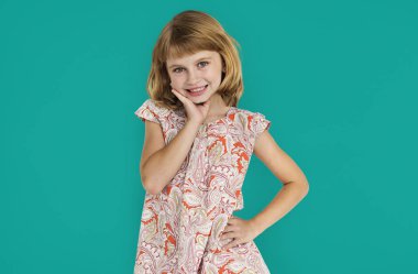 Stüdyoda neşeli kız