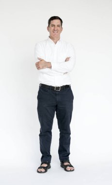 Beyaz tişörtlü adam