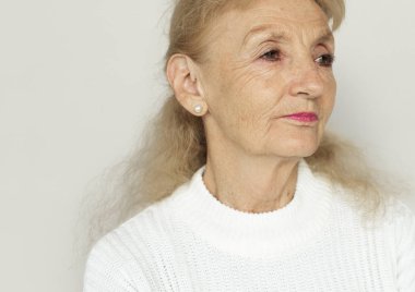 kadın kıdemli yüz