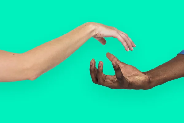 Ανθρώπινα χέρια δείχνουν συντροφικότητας — Φωτογραφία Αρχείου