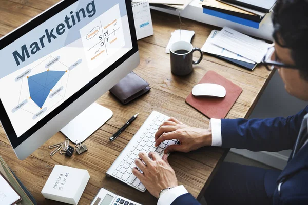 Businessman working with computer — Stock Photo, Image