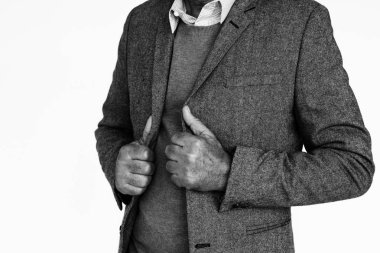 Takım elbiseli adam. 