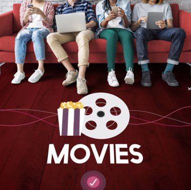 Dijital cihazlar kullanan öğrenciler 