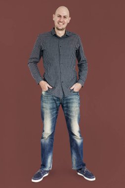 Neşeli adam stüdyo