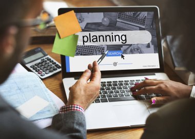 çalışma ve fikirleri tartışmak iş adamları