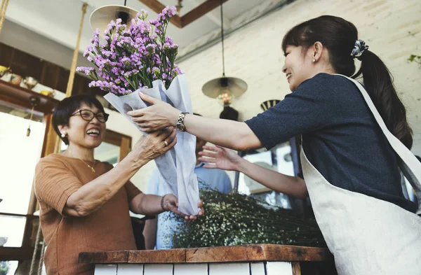 Female owner of flowers shop — Stock Photo, Image