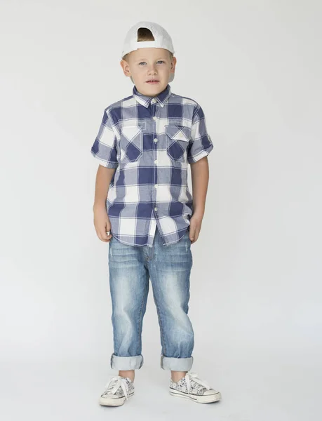 Eleganta vita liten pojke — Stockfoto